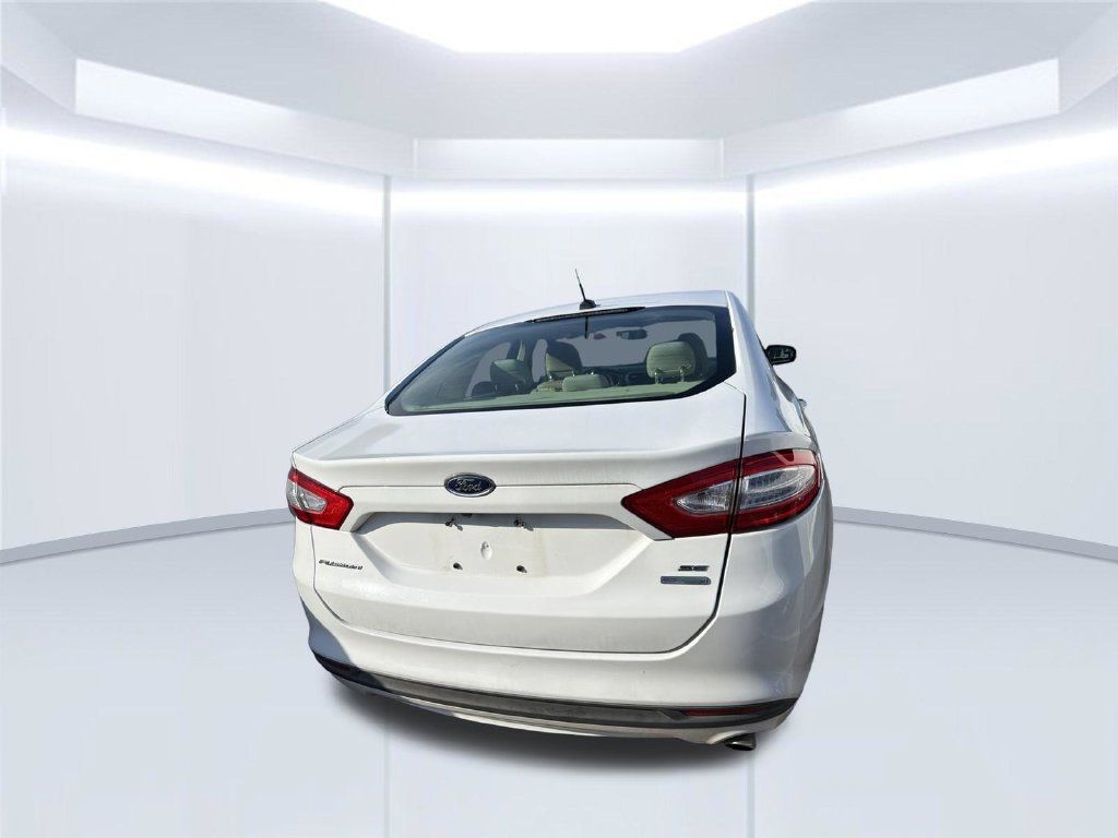 Used 2014 Ford Fusion SE FWD image 13