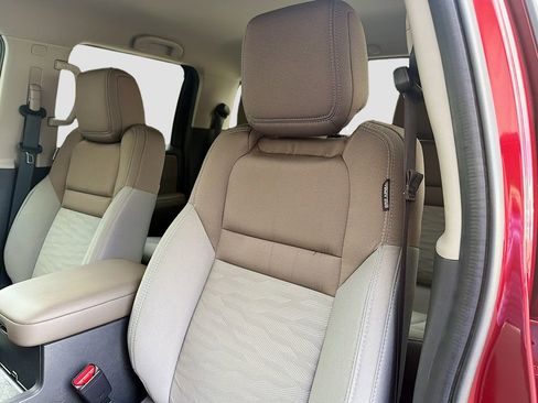 Used 2023 Nissan Frontier SV w/ Technology Package image 17