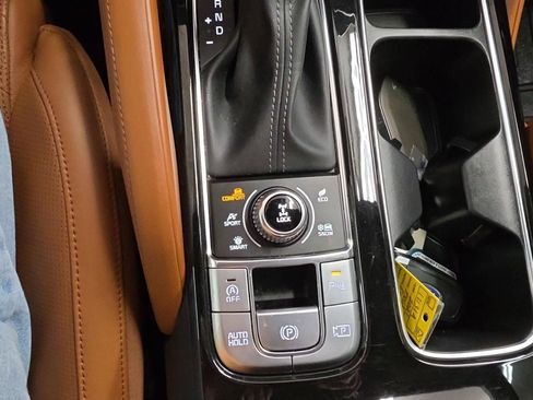 Used 2025 Kia Telluride SX Prestige X-Pro AWD/4WD image 11