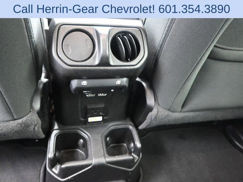 Used 2021 Jeep Wrangler Unlimited Sahara AWD/4WD image 18