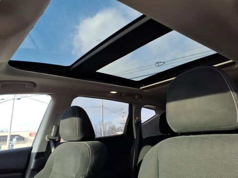 Used 2018 Nissan Murano SV w/ Premium Package image 8