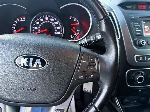 Used 2014 Kia Sorento LX FWD image 16