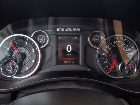 Used 2024 RAM 3500 Tradesman w/ Chrome Appearance Group AWD/4WD image 20