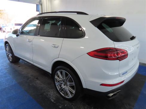 Used 2017 Porsche Cayenne Platinum Edition w/ Premium Package Plus (PJX) image 10