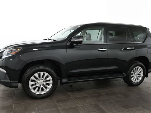 Used 2023 Lexus GX 460 Premium w/ Premium Package AWD/4WD image 2