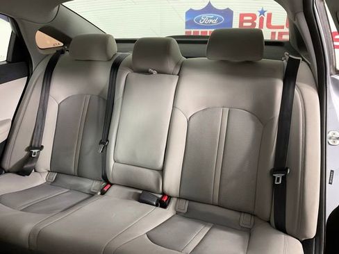 Used 2016 Hyundai Sonata SE image 16