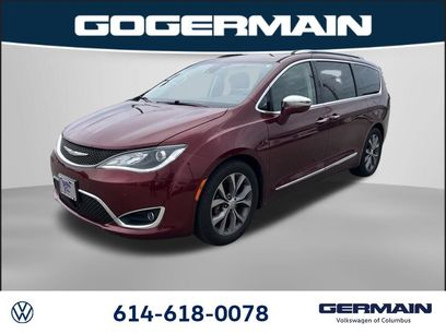 Used 2018 Chrysler Pacifica Limited w/ Tire & Wheel Group