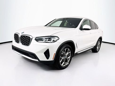 Used 2024 BMW X4 xDrive30i AWD/4WD image 3