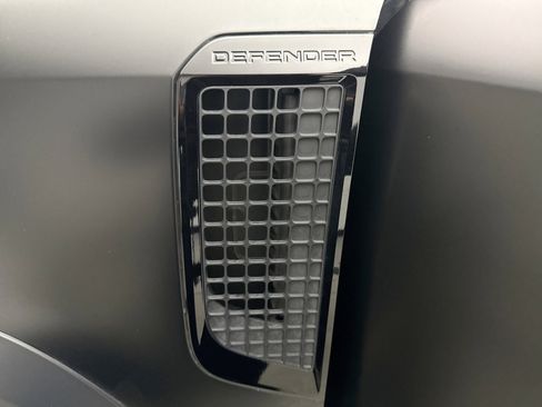 Used 2023 Land Rover Defender 130 SE image 26