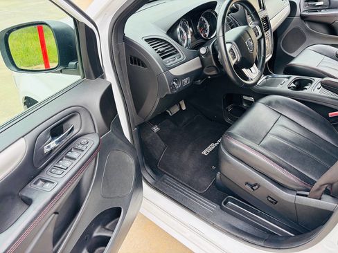 Used 2019 Dodge Grand Caravan GT FWD image 22