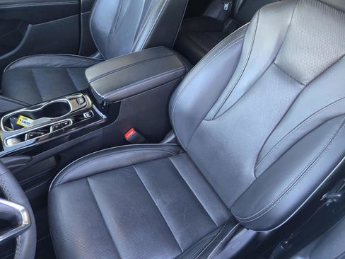 Used 2021 Buick Envision Essence w/ Technology Package I image 12