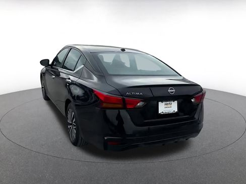 Used 2025 Nissan Altima 2.5 SV image 11