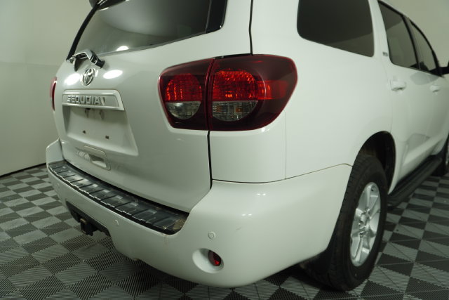 Used 2019 Toyota Sequoia SR5 AWD/4WD image 13