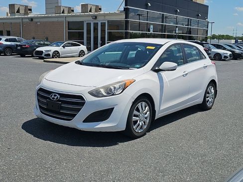 Used 2016 Hyundai Elantra GT FWD image 16