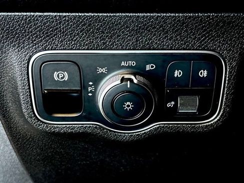 Certified 2020 Mercedes-Benz GLB 250 image 23
