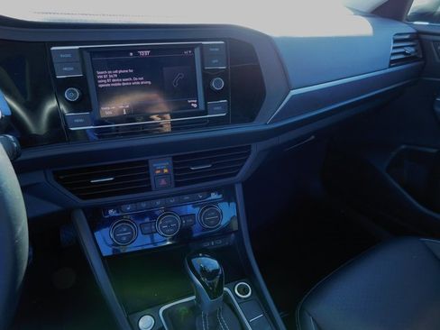 Used 2024 Volkswagen Jetta SE image 30