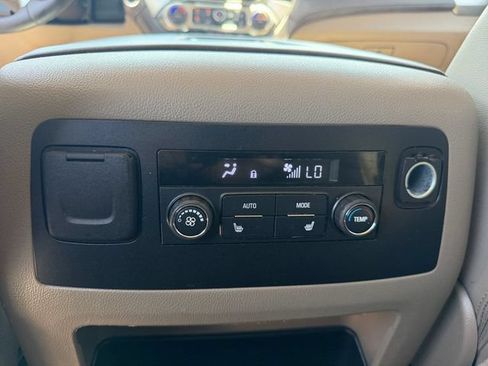 Used 2017 Chevrolet Suburban LT w/ LT Signature Package RWD image 25