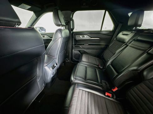 Used 2025 Ford Explorer ST-Line w/ ST-Line Street Pack AWD/4WD image 23