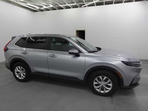 Used 2024 Honda CR-V LX image 4