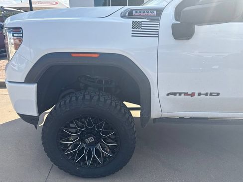 Used 2021 GMC Sierra 2500 AT4 w/ AT4 Premium Plus Package AWD/4WD image 7