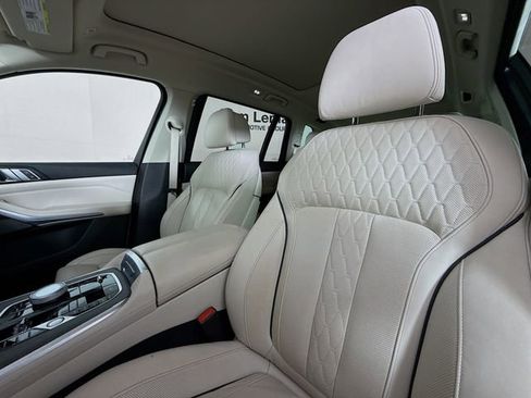 Used 2023 BMW X7 xDrive40i w/ Executive Package image 22