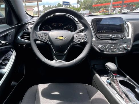 Used 2024 Chevrolet Malibu RS FWD image 5