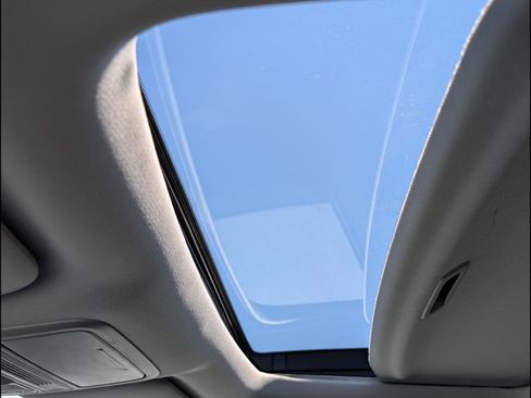 New 2026 Honda Odyssey Touring image 9