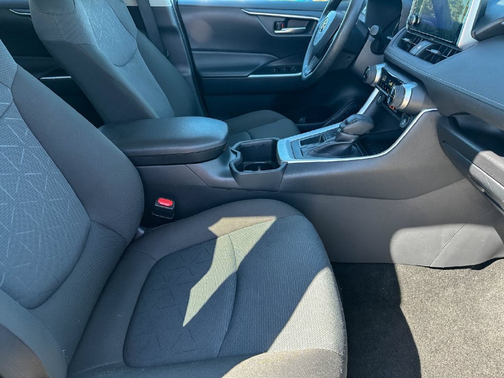 Used 2025 Toyota RAV4 XLE FWD image 22