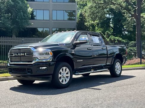 Used 2022 RAM 2500 Laramie AWD/4WD image 1