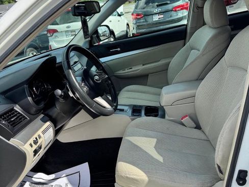 Used 2010 Subaru Outback 2.5i Premium image 14