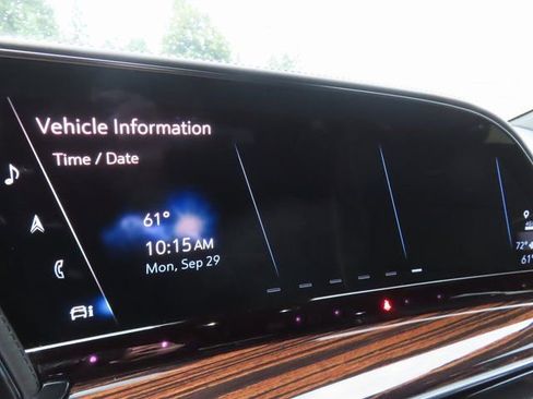 Used 2021 Cadillac Escalade Premium Luxury image 30