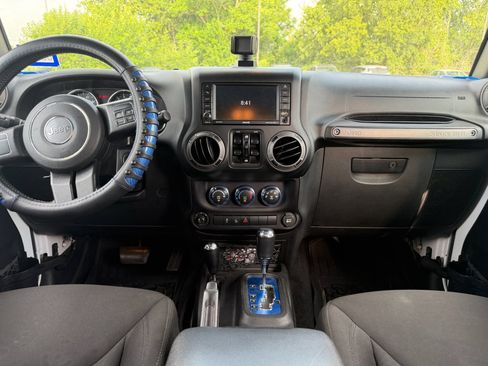 Used 2015 Jeep Wrangler Unlimited Sport w/ Quick Order Package 24S AWD/4WD image 12