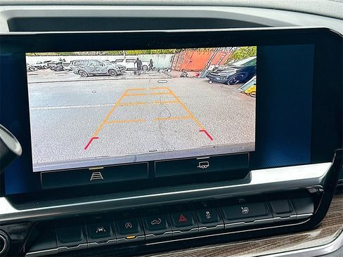 Used 2023 Chevrolet Silverado 1500 LT image 14