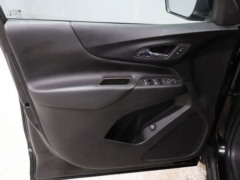 Used 2023 Chevrolet Equinox LT w/ Driver Convenience Package image 12