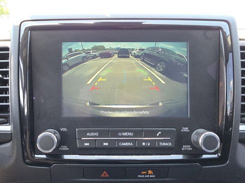 Used 2022 Nissan Frontier SV RWD image 21