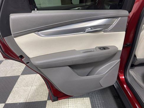 Used 2021 Cadillac XT5 Premium Luxury FWD image 12