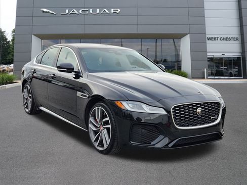 Used 2022 Jaguar XF R-Dynamic SE image 2