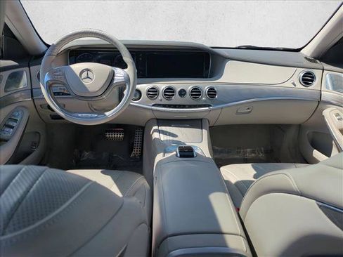 Used 2017 Mercedes-Benz S 550 Sedan image 19