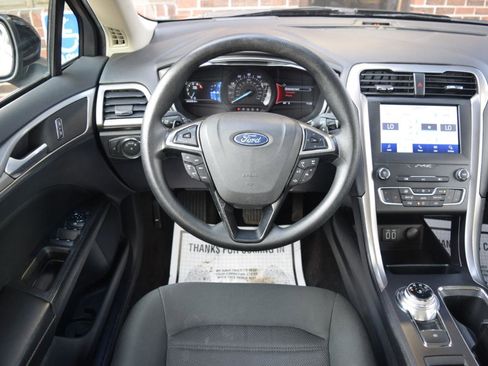 Used 2020 Ford Fusion SE AWD/4WD image 17
