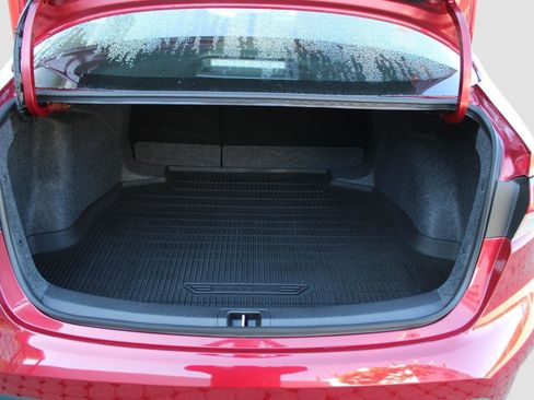 Used 2025 Toyota Corolla LE image 27