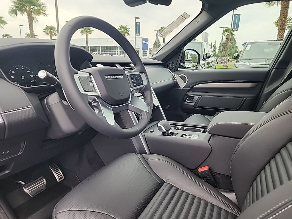 New 2026 Land Rover Discovery Limited Edition AWD/4WD image 11