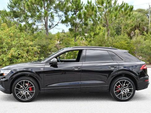 Used 2020 Audi Q8 Premium Plus w/ Premium Plus Package AWD/4WD image 3
