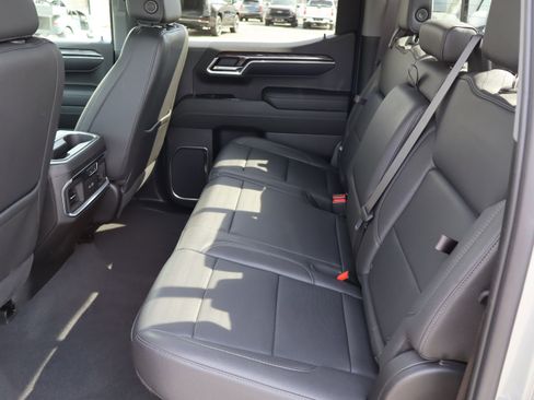 Used 2023 Chevrolet Silverado 1500 LTZ AWD/4WD image 34