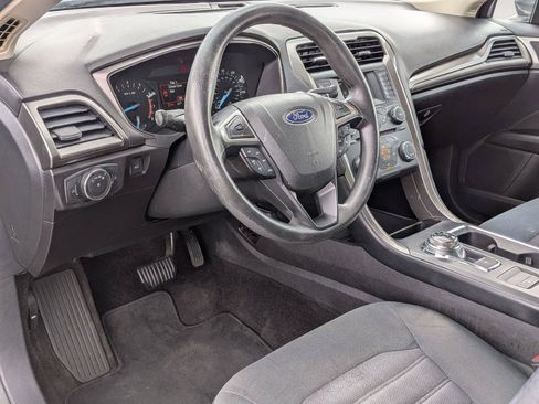 Used 2017 Ford Fusion SE FWD image 10