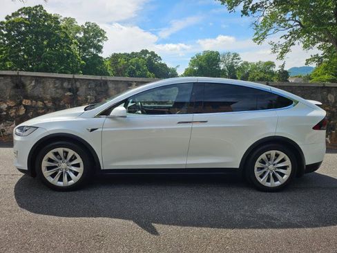 Used 2020 Tesla Model X Long Range AWD/4WD image 7