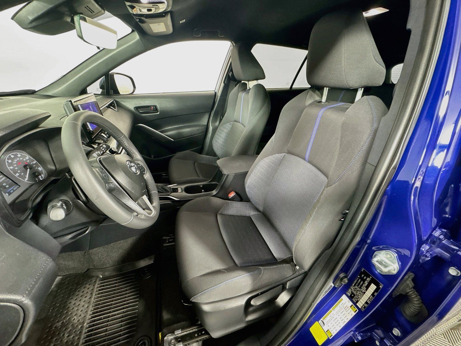 Used 2024 Toyota Corolla Cross AWD Hybrid image 20