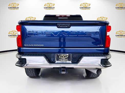 Used 2022 Chevrolet Silverado 2500 LTZ w/ LTZ Plus Package AWD/4WD image 6