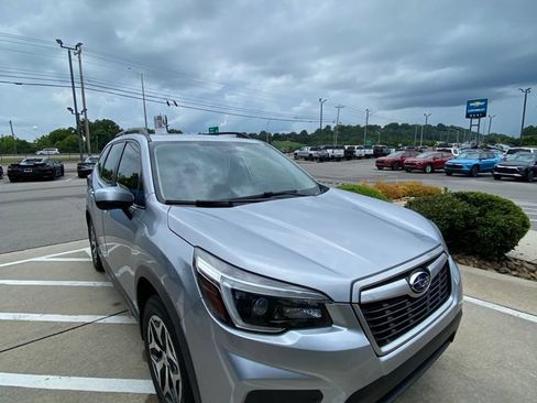 Used 2021 Subaru Forester Premium AWD/4WD image 7
