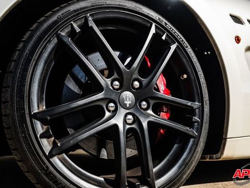 Used 2013 Maserati GranTurismo MC image 4