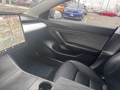 Used 2019 Tesla Model 3 Standard Range Plus image 23